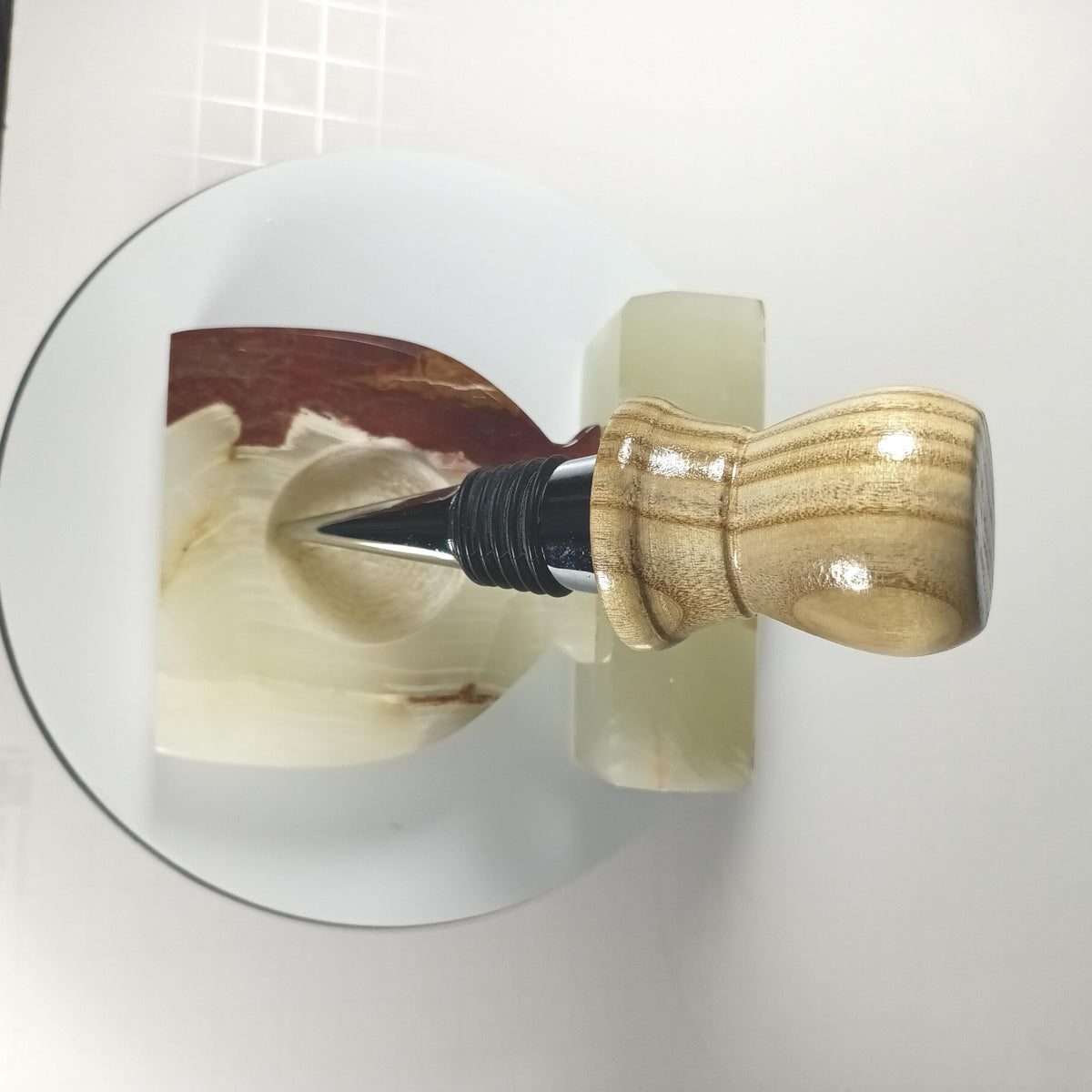 Sassafras Wine Stopper