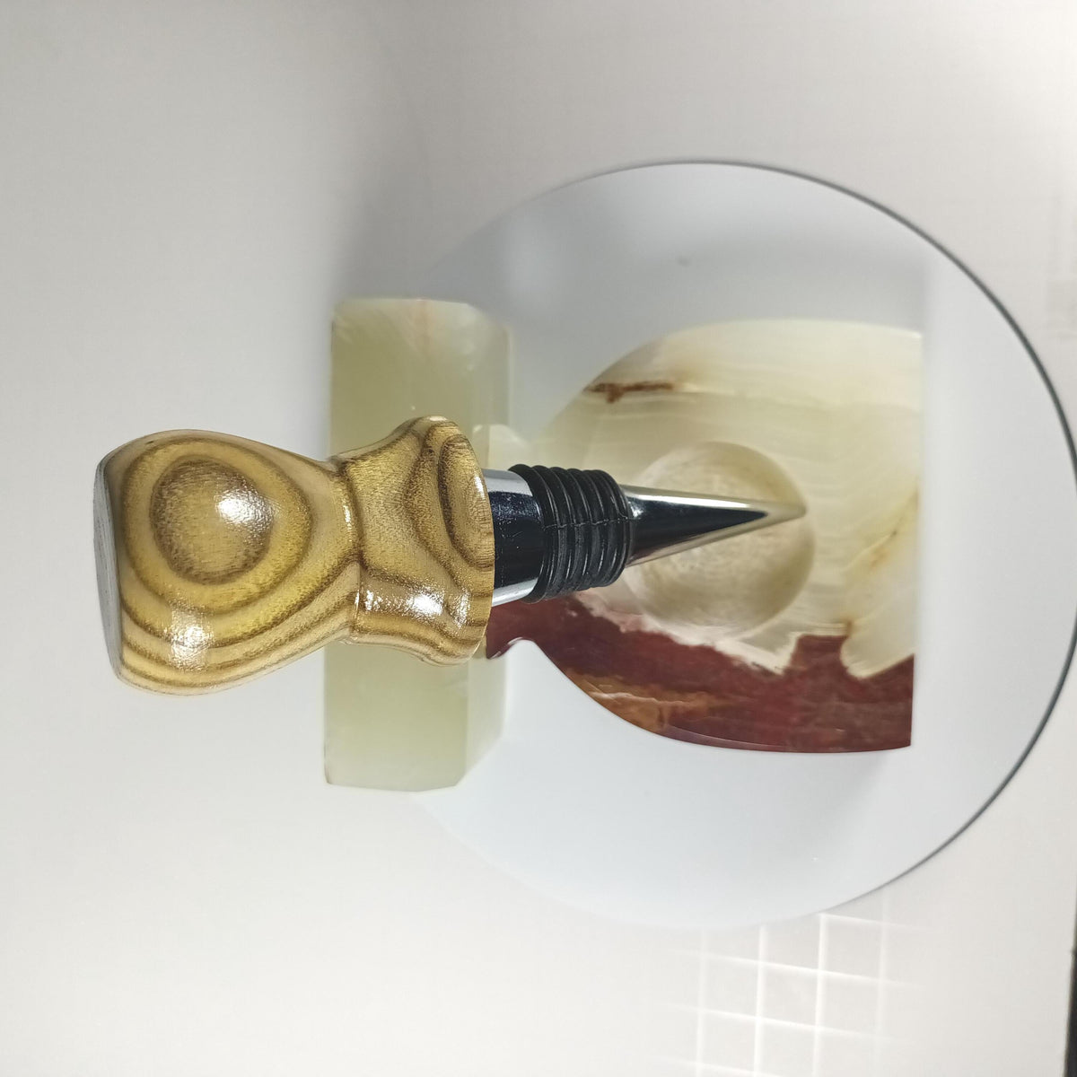 Sassafras Wine Stopper