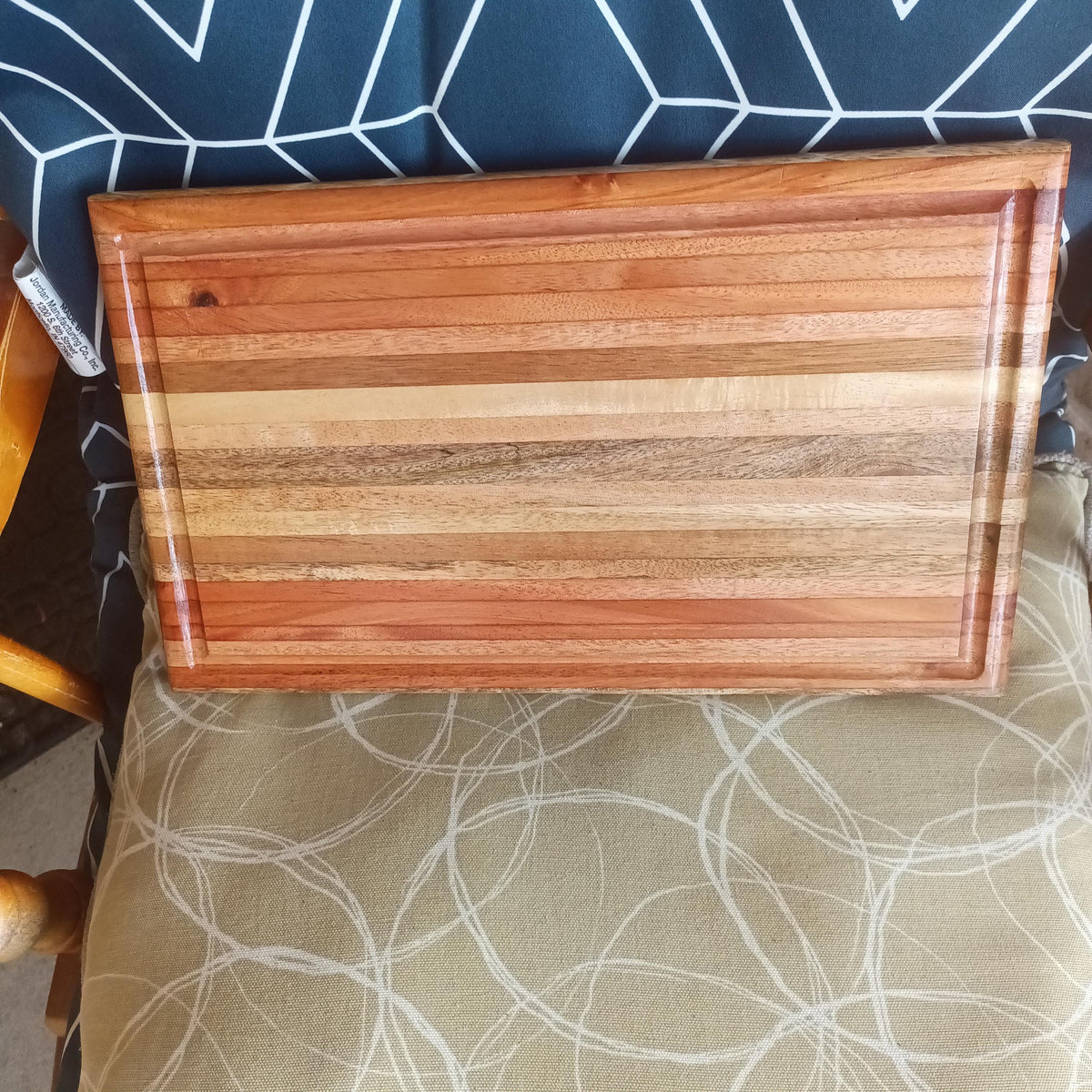 Handmade Hardwood Cutting Board: 14x8.25x1 inch