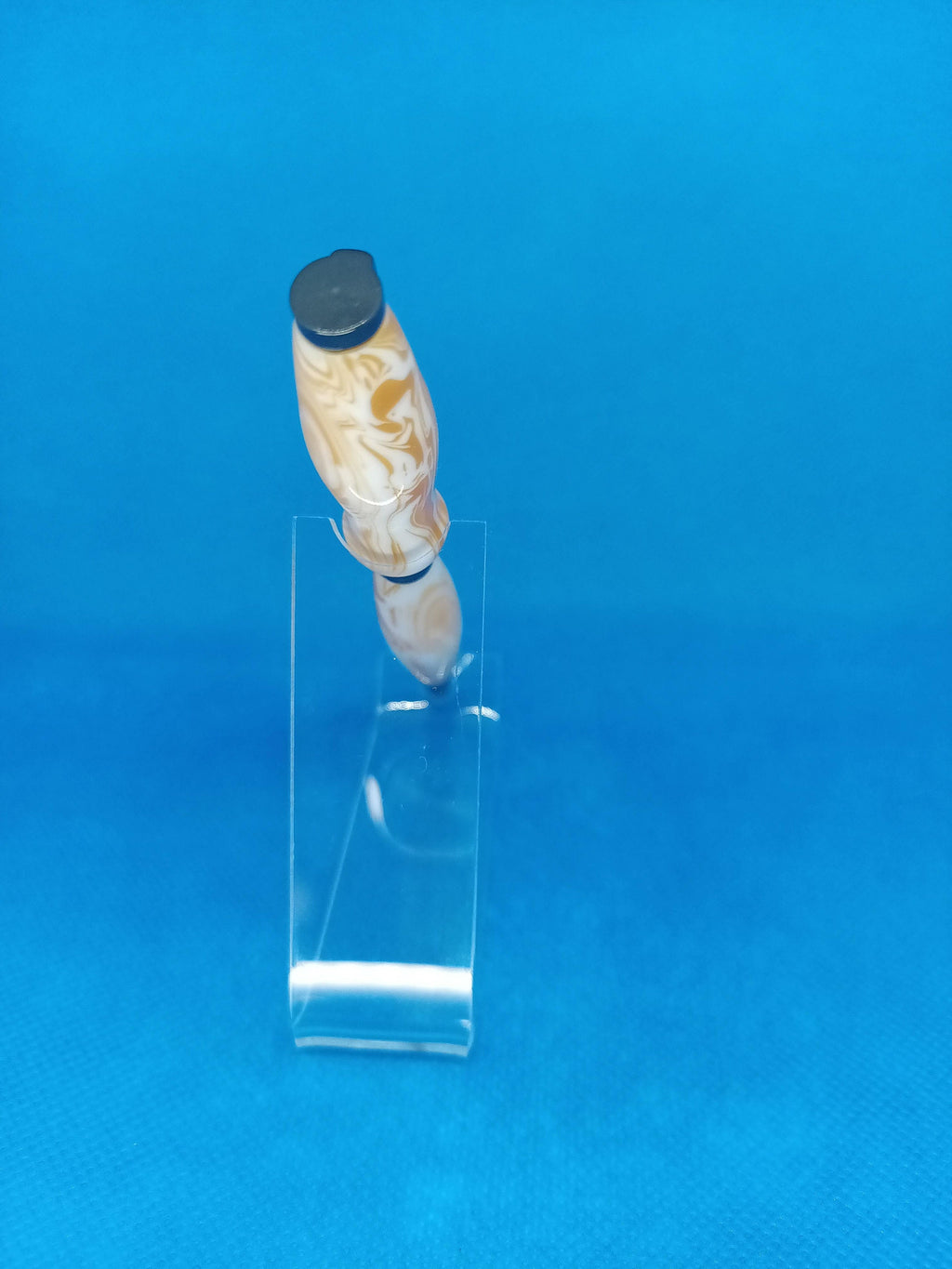 Twist Pen Acrylic Light tan to golden pattern