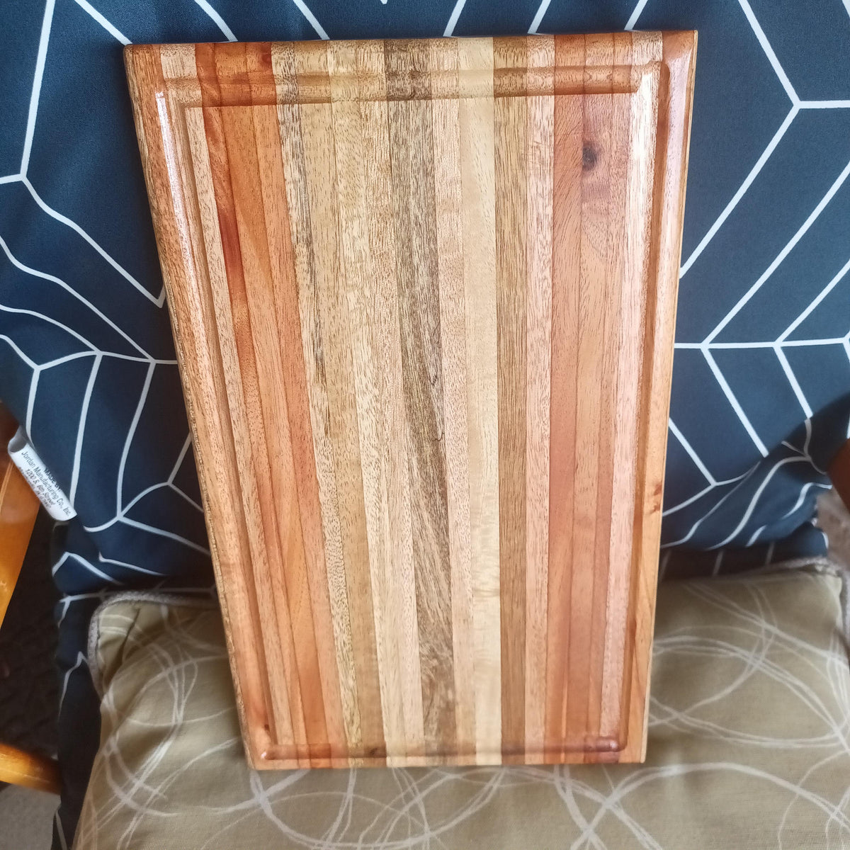 Handmade Hardwood Cutting Board: 14x8.25x1 inch