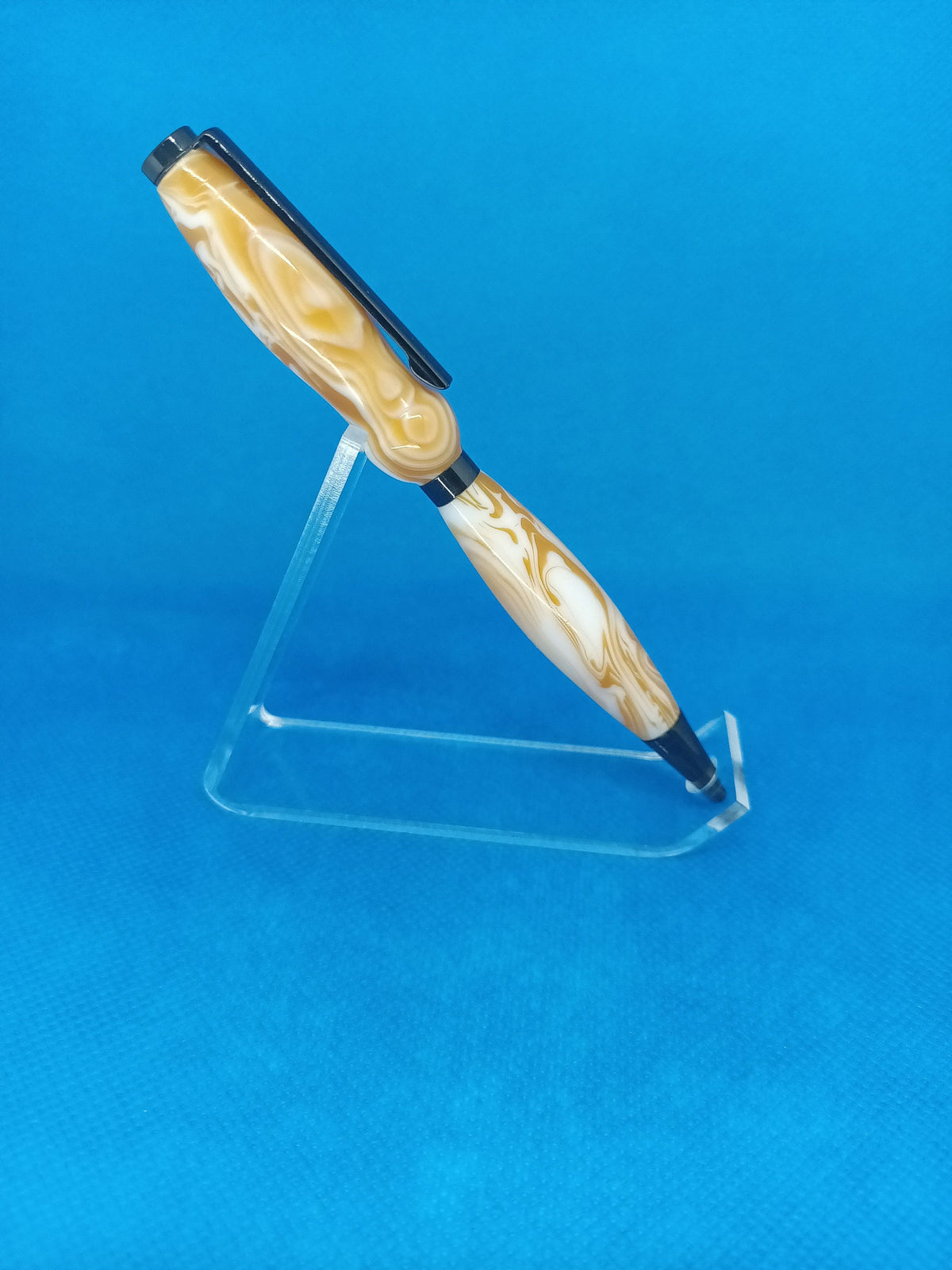 Twist Pen Acrylic Light tan to golden pattern