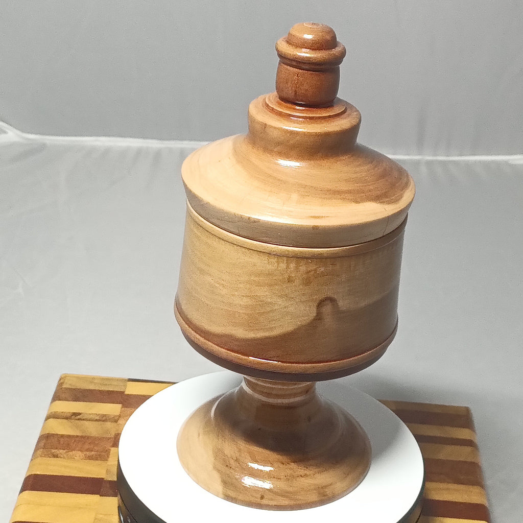 Cherry bowl with lid